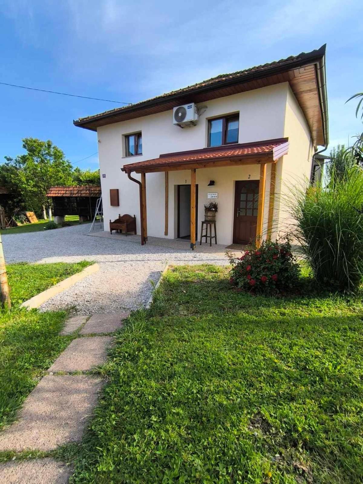 Begova Kuca-Velika Kladusa Extérieur photo